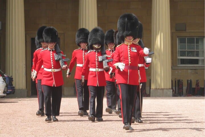 Private Fully-Customised London City Car Tour — Chauffeur-Driven 8-Hour Experience photo 4