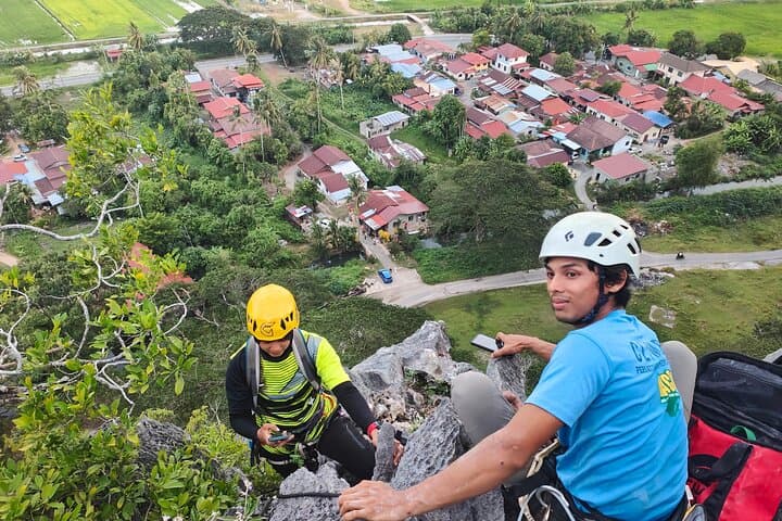 Half Day Guided Multi-Pitch Climbing Adventure on Gunung Keriang's Limestone Faces photo 4