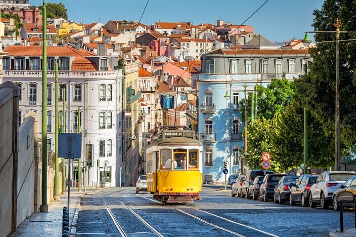 Private Lisbon Highlights Tour: Belém, Alfama & Jerónimos Monastery