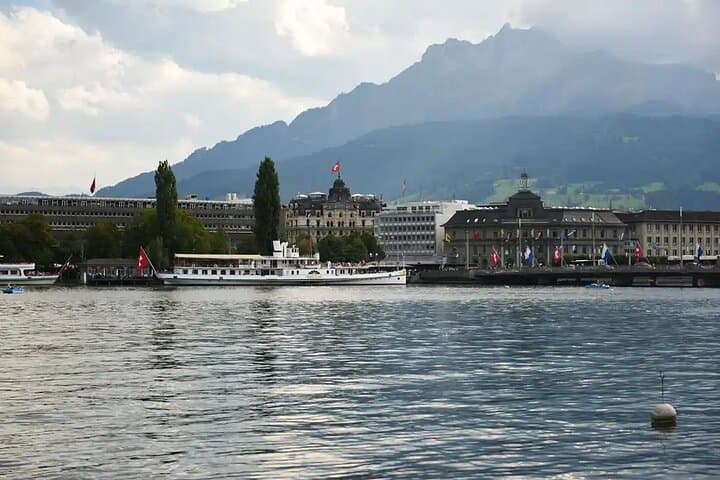 Lucerne Private Walking Tour: Chapel Bridge, Old Town & Lion Monument photo 2