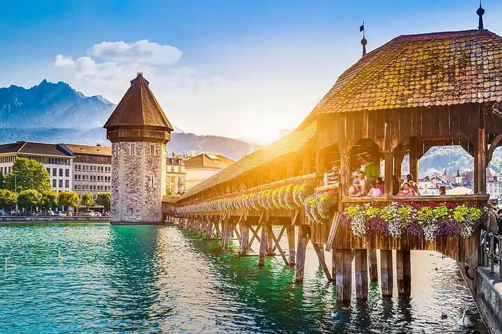 Lucerne Private Walking Tour: Chapel Bridge, Old Town & Lion Monument photo 3