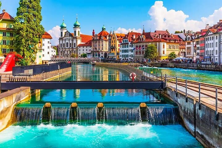 Lucerne Private Walking Tour: Chapel Bridge, Old Town & Lion Monument photo 6