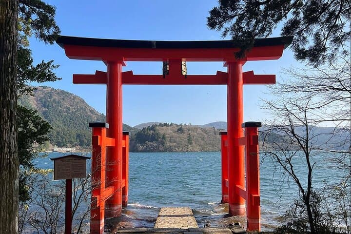 Private Day Tour to Hakone & Gotemba — Mt. Fuji, Lake Ashi, Owakudani and Outlets