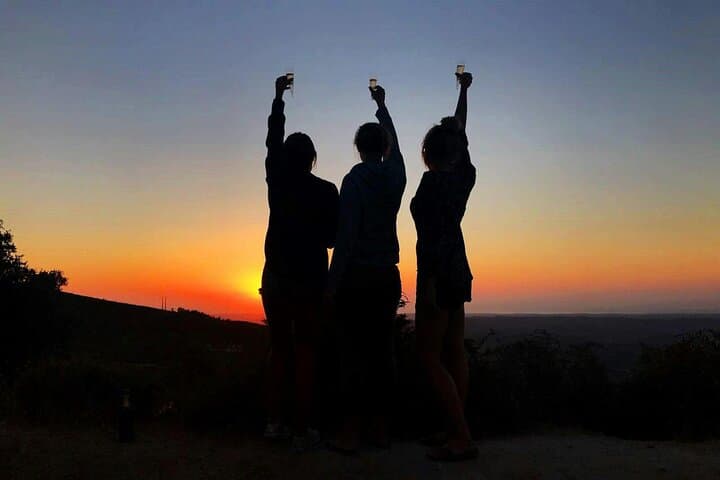 Evening 4x4 Tour of Monchique Hills with Dinner — Algarve Off-Road Sunset & Local Cuisine