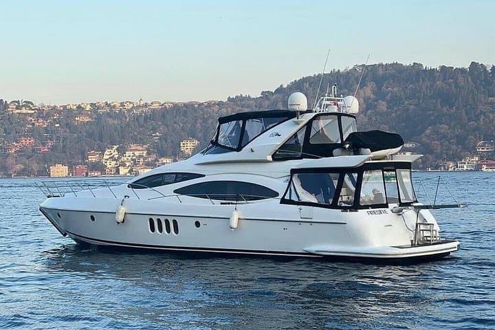 Private 22m Yacht Cruise on the Bosphorus: 2-Hour Luxury Tour in Istanbul photo 3