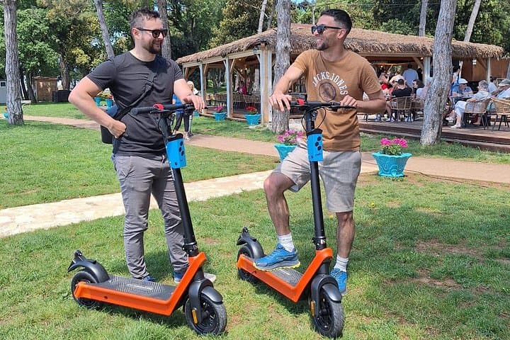 Poreč to Zelena Laguna: Private Guided E‑Scooter Tour Along the Istrian Coast