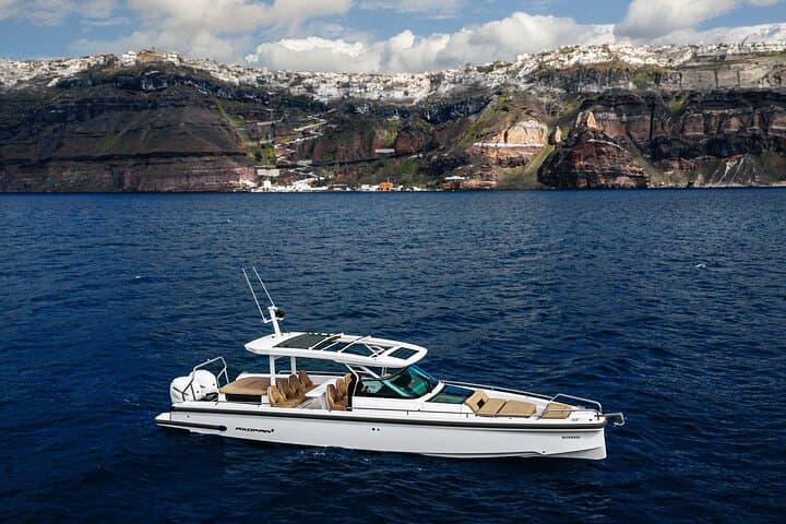 Santorini Private Motor Yacht Cruise: Fast All-Inclusive Day Tour photo 1