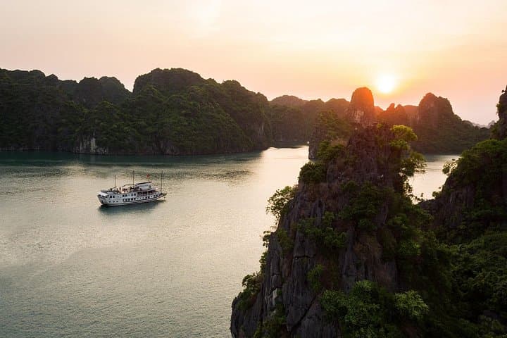 Garden Bay Classic: 3-Day Bai Tu Long Serene Voyage — Halong Bay Junk Cruise, Kayaking & Fishing Village photo 1