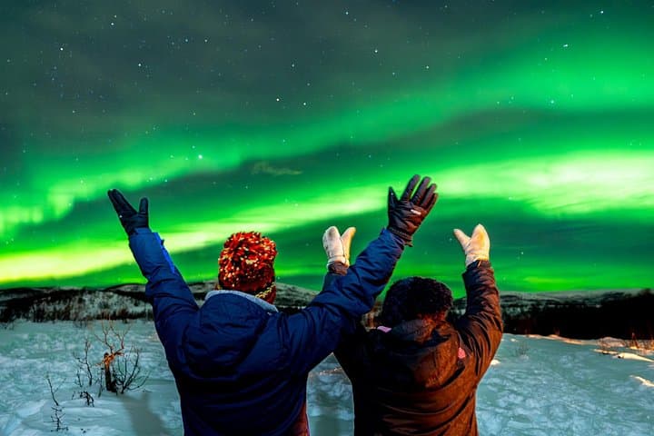 Tromso Aurora Chase: Minibus Northern Lights Tour with Thermal Suit and Photos photo 2