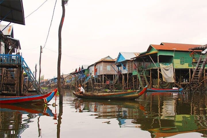 Siem Reap Day Tour: Floating Village, Wat Thmey & Apsara Dinner photo 4