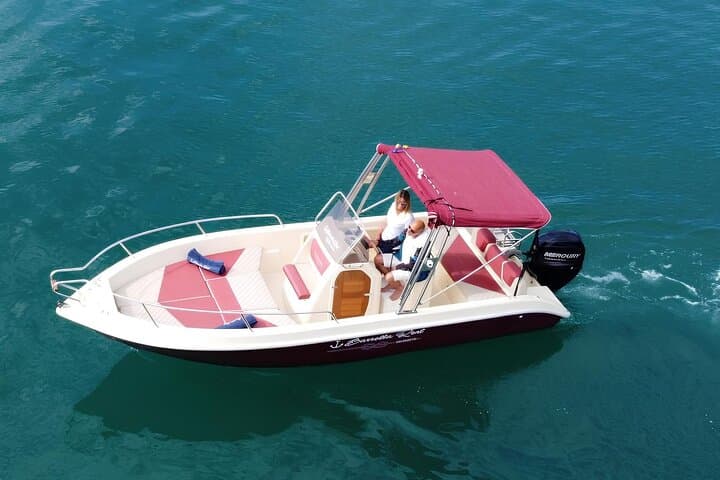 Amalfi Coast Boat Tour: Amalfi, Positano & Emerald Grotto Day Cruise photo 3