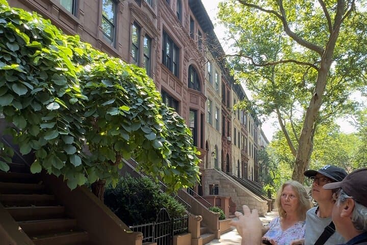 Walk New York with a Local: Private NYC History, Architecture & Food Tour photo 3