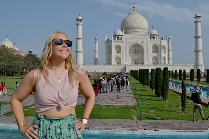 Overnight Taj Mahal & Agra Fort Tour from Pune: Flights, Guide, and Cultural Evening photo 1