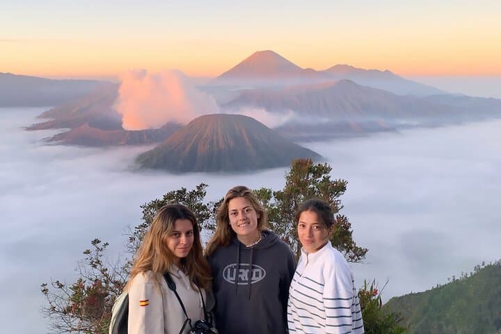 2-Day Shared Tour: Sunrise at Mount Bromo & Ijen Crater Trek from Malang