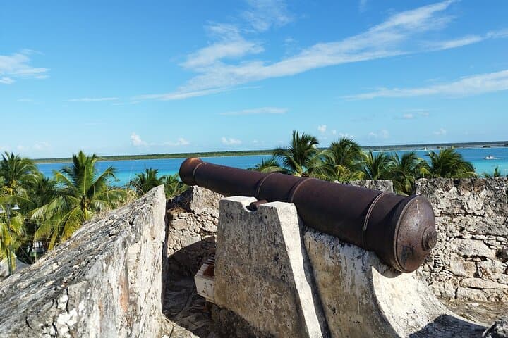 Bacalar Legends and Colors: Full-Day Lagoon Tour from Tulum photo 5