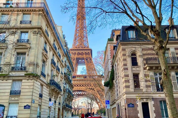 Eiffel Tower Summit Guided Lift Tour: Skip the Stress, See Paris from Above