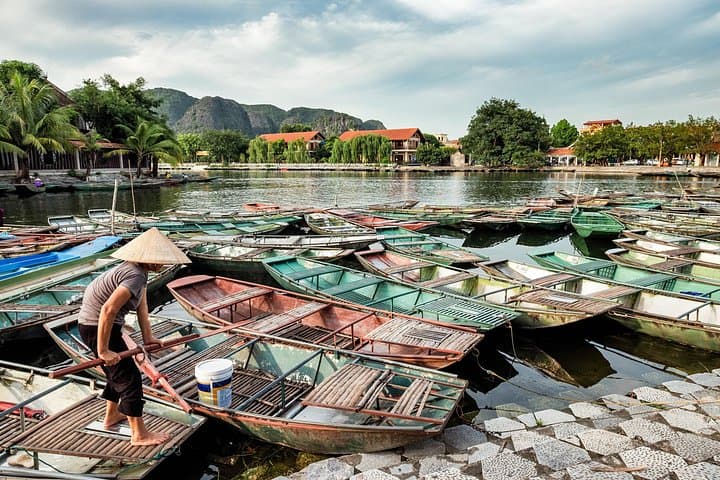 Ninh Binh Day Trip: Mua Cave Viewpoint, Tam Coc Sampan & Hoa Lu Small-Group Tour from Hanoi photo 2