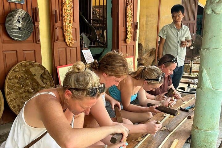 Hoi An Handicraft Village Half-Day: Pottery, Carpentry & Tra Que Farming photo 5