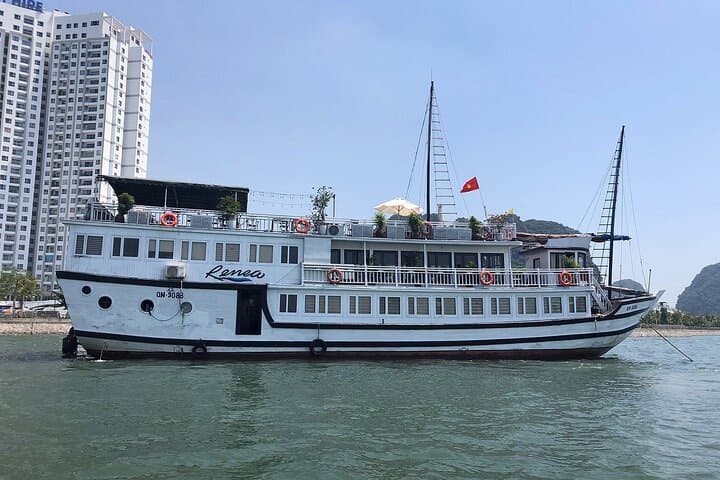 Bai Tu Long Bay Boutique Overnight Cruise: Quiet Halong Bay Explorer photo 4