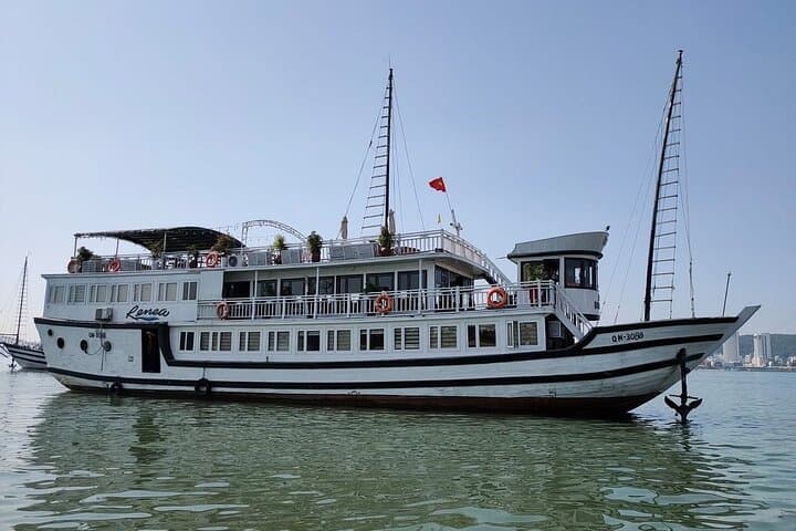 Bai Tu Long Bay Boutique Overnight Cruise: Quiet Halong Bay Explorer photo 3