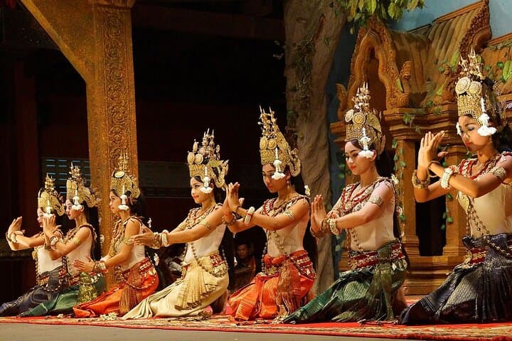 Siem Reap Day Tour: Floating Village, Wat Thmey & Apsara Dinner photo 2