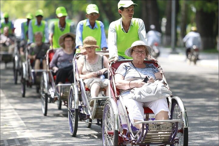 Hue Cyclo Journey: Private Cyclo Tour of Imperial Citadel & Dong Ba Market photo 3