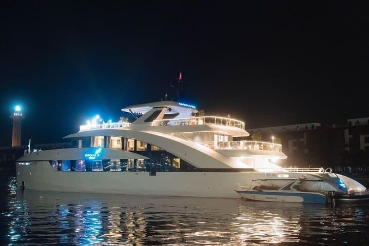 Sunset Dining & Bay Harmony: Luxury Yacht Experience in Ha Long photo 4