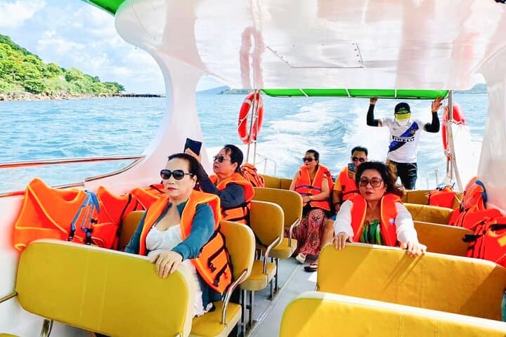 Phu Quoc Canoe: Three-Island Snorkel & Hon Thom Cable Car Day Trip photo 6