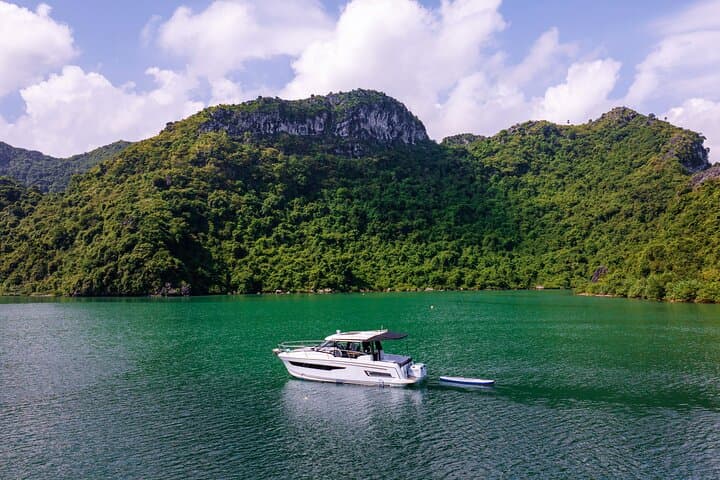 Luxury Private Yacht Sunset Cruise — Halong Bay Romantic Evening photo 4