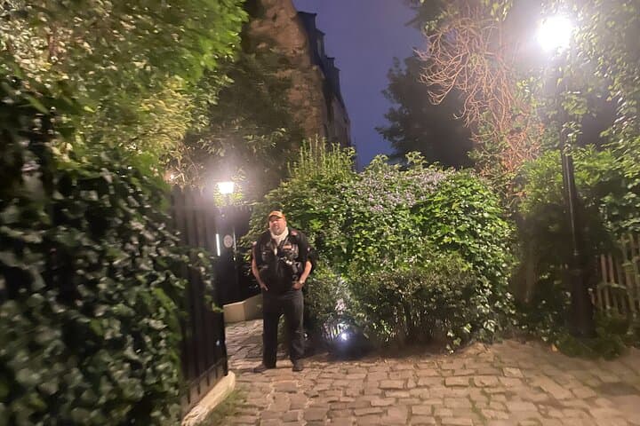 Montmartre Confidential: Secret Wine & Speakeasy Night Walk in Paris photo 4