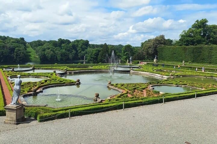 Blenheim Palace and the Cotswolds Private Day Tour from London — A Regal Country Escape photo 3
