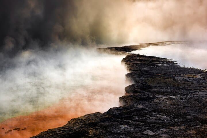 Rotorua Day Trip from Auckland: Wai-O-Tapu Geothermal Park, Māori Haka & Polynesian Spa