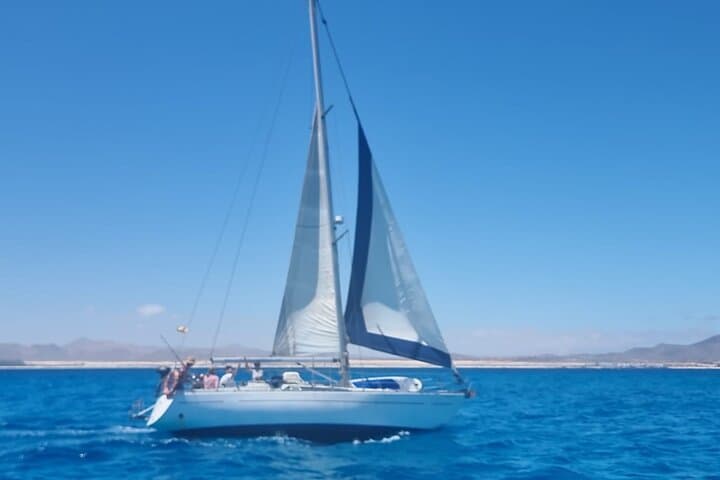 Private Sunset Sailing from Corralejo to Lobos Island — Romantic Sunset Charter photo 5