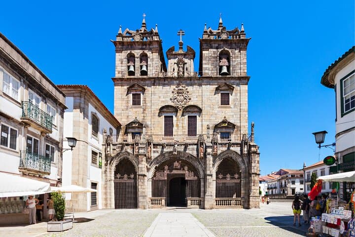 Braga Scavenger Hunt: Self-Guided Walking Tour of Historic Highlights photo 2