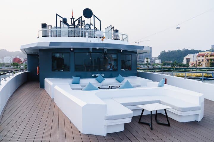 Saquila Yacht Cruise in Ha Long & Bai Tu Long Bay — 6–7 Hour Day Voyage photo 5