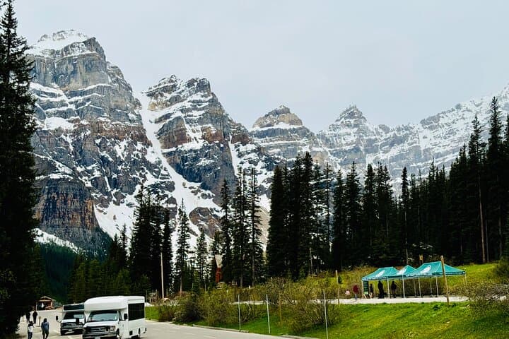 Banff to Lake Louise & Moraine Lake Shuttle — 1-Hour Stops at Iconic Alpine Lakes photo 2