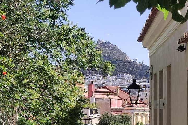 Picturesque Paths of Athens: 3.5-Hour Photo & History Walking Tour photo 2