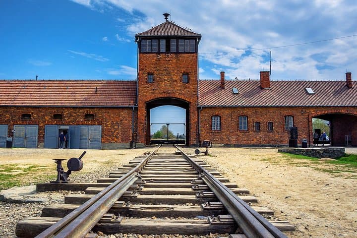 Private Tour to Auschwitz-Birkenau from Krakow — Guided Visit with Private Transport