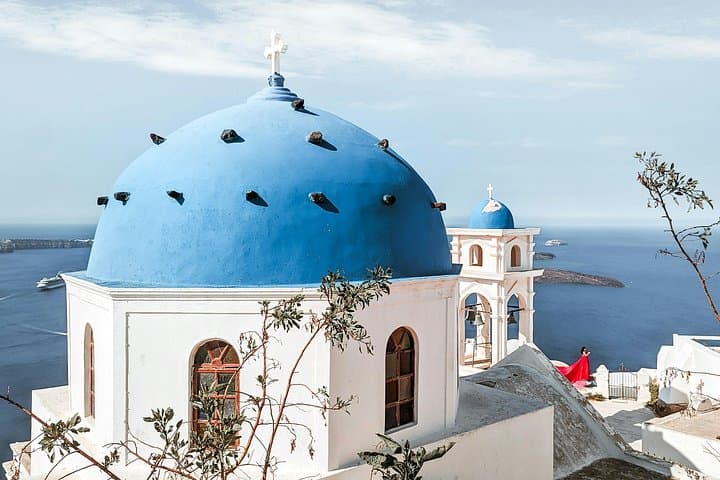 Private 5-Hour Santorini Guided Tour — Fira, Oia, Akrotiri & Beaches photo 2