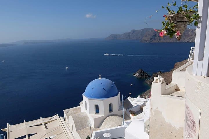 Private 5-Hour Santorini Guided Tour — Fira, Oia, Akrotiri & Beaches photo 4