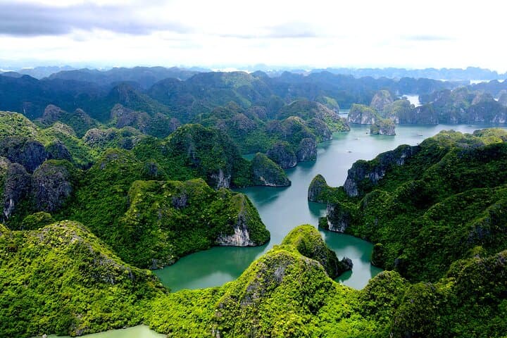 Five-Day Ha Noi Ninh Binh and Ha Long Bay Adventure: City Culture to Limestone Islands photo 3