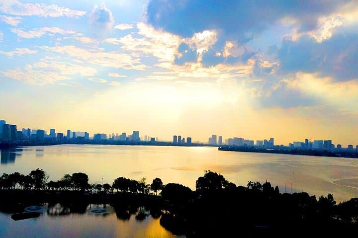 Five-Day Ha Noi Ninh Binh and Ha Long Bay Adventure: City Culture to Limestone Islands photo 5