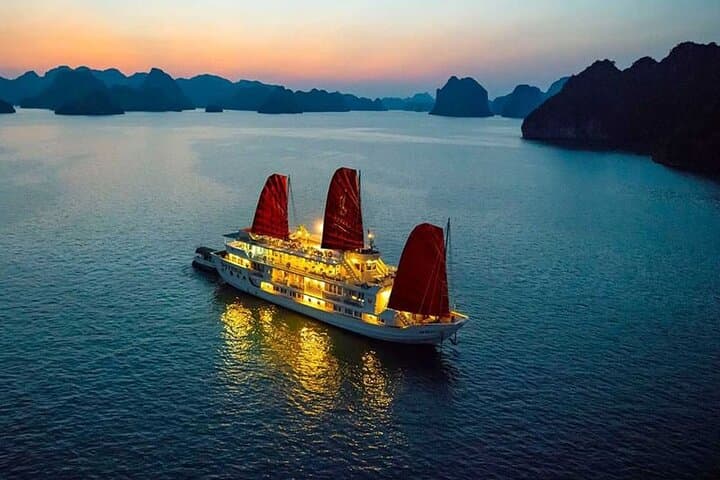 Five-Day Ha Noi Ninh Binh and Ha Long Bay Adventure: City Culture to Limestone Islands