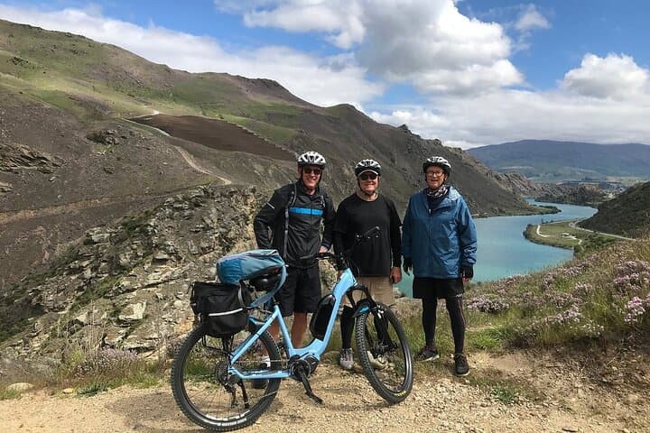 Ride the Lake Dunstan Trail: Cromwell to Clyde E‑Bike Rentals & Shuttle photo 4