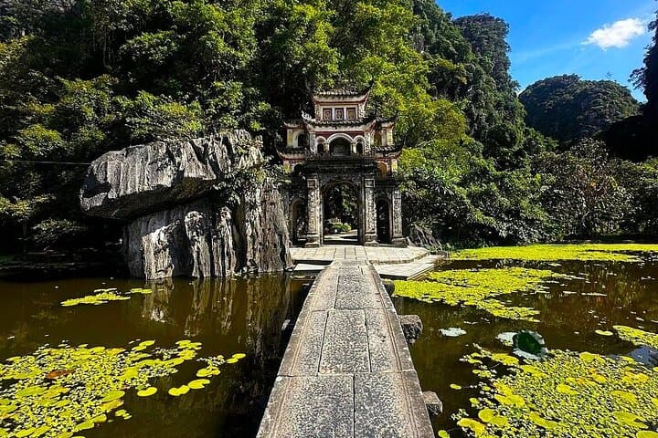 Full-Day Ninh Binh Adventure: Hoa Lu, Mua Cave, Tam Coc & Bich Dong photo 6