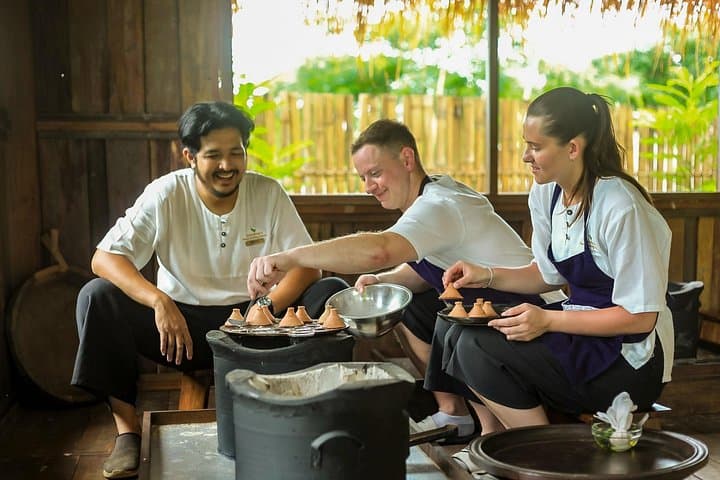 Hands-On Lanna Cooking Class in Chiang Mai: Market, Farm & Traditional Techniques
