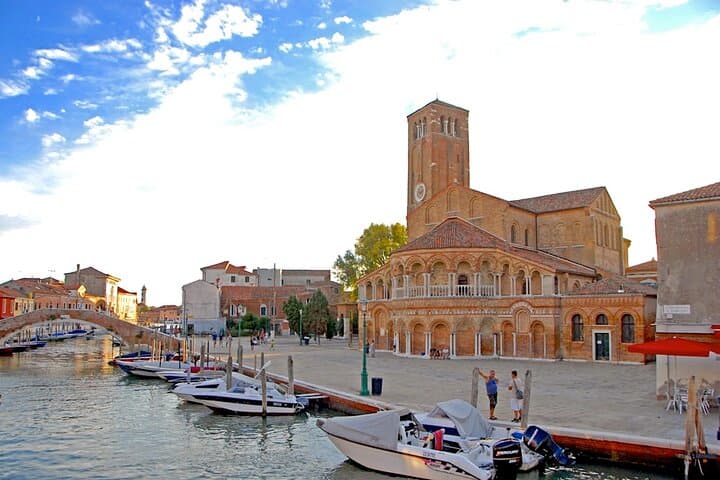 Venice Private Islands Tour — Murano Glass Blowing & Burano’s Bright Houses photo 2