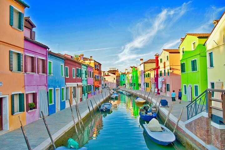 Venice Private Islands Tour — Murano Glass Blowing & Burano’s Bright Houses