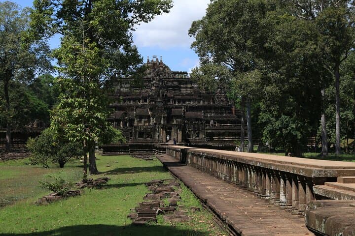 Half-Day Bayon & Ta Prohm: Private Temple Tour in Siem Reap photo 4