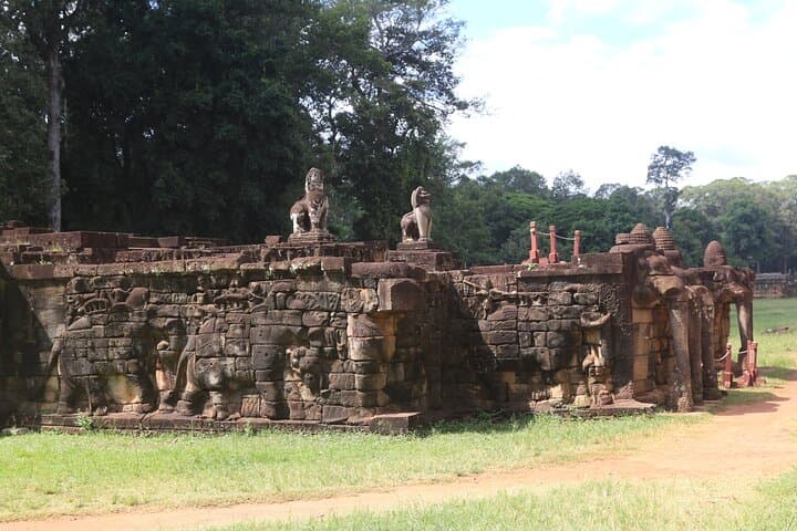 Half-Day Bayon & Ta Prohm: Private Temple Tour in Siem Reap photo 5